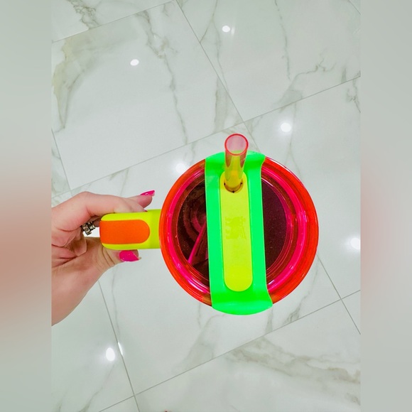 NEW NEON STANLEY PINK GREEN YELLOW AND BLACK! 30oz coolest one yet!!! - Picture 4 of 4